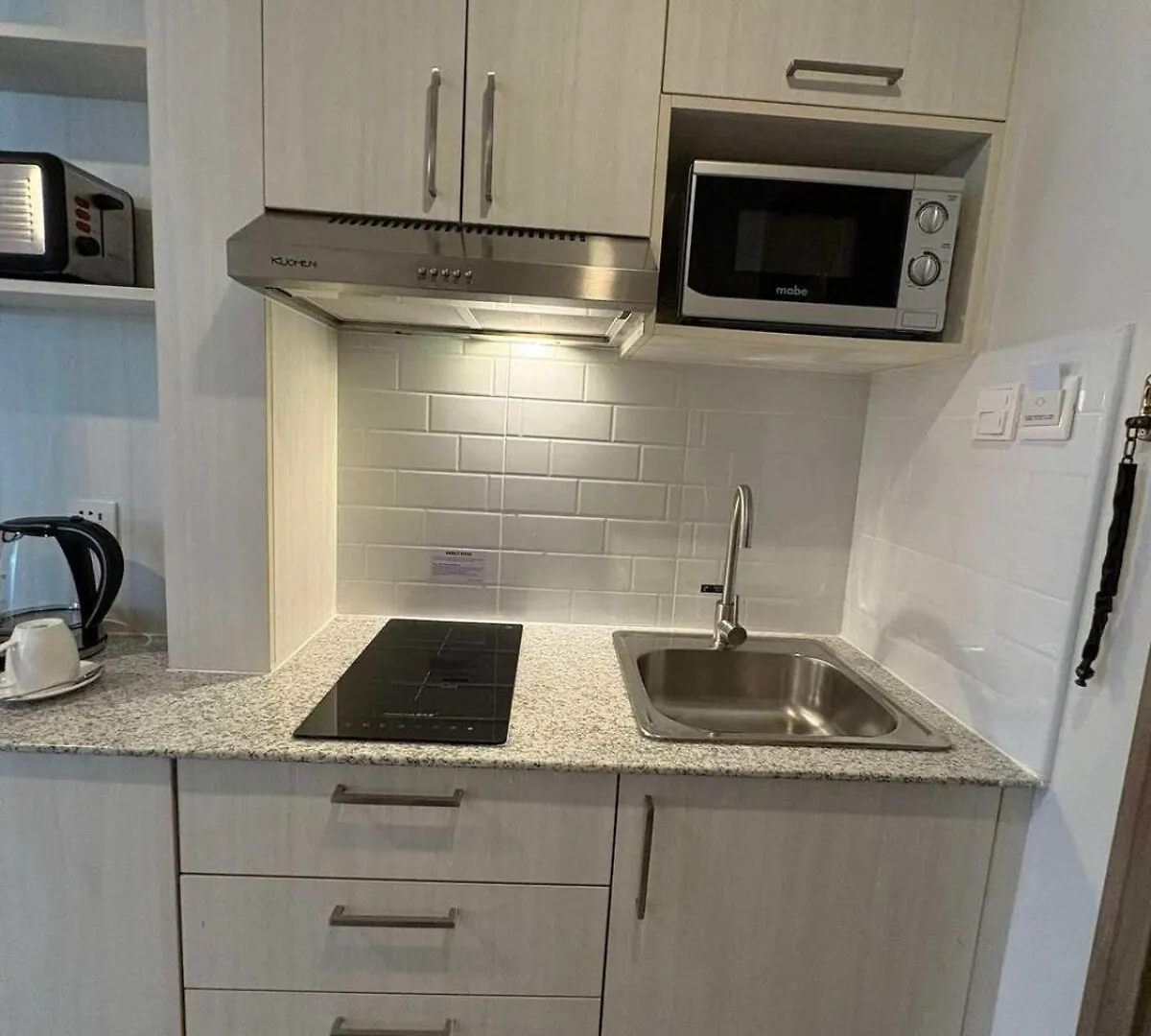 Lejlighed Sheryll Escapes - La Grande Phase 2, Grand Studio 524 With Balcony, Wifi & Netflix Angeles