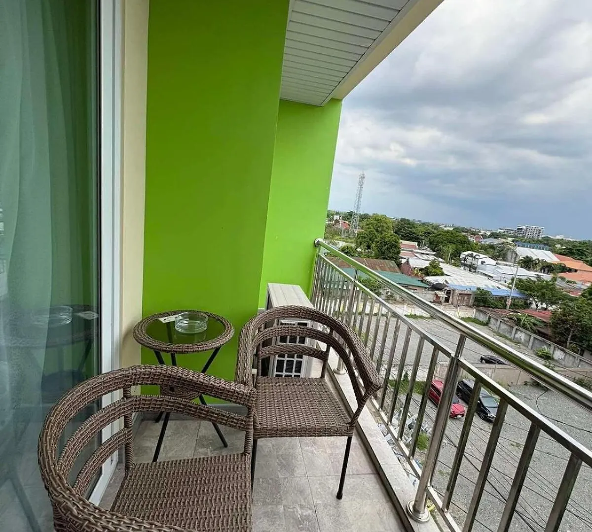Sheryll Escapes - La Grande Phase 2, Grand Studio 524 With Balcony, Wifi & Netflix Angeles Lejlighed